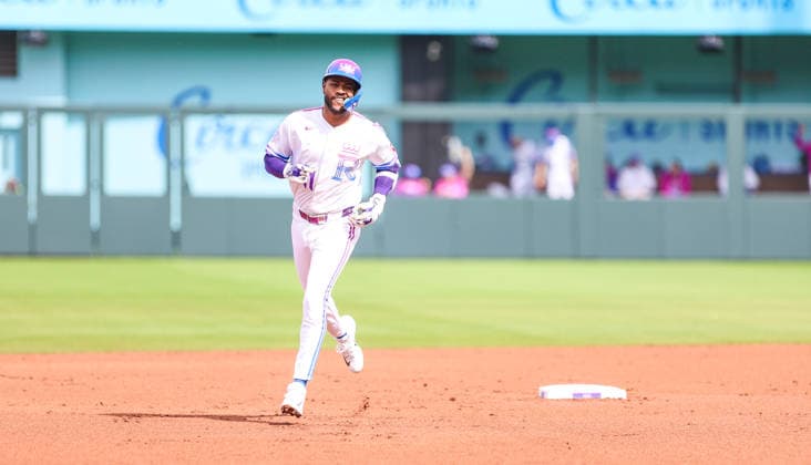 APR 11, 2026: Kansas City Royals third baseman Maikel Garcia (11) rounds second after hitting a homerun against the Chicago White Sox at Kauffman Stadium in Kansas City, MO. CSM MLB, Baseball Herren, USA 2026: White Sox Vs Royals April 11th  - ZUMAc04_ 20260411_zma_c04_051 Copyright: xRomanxPunox