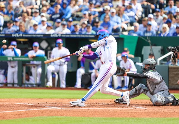 APR 11, 2026: Kansas City Royals third baseman Maikel Garcia (11) hits a homerun against the Chicago White Sox at Kauffman Stadium in Kansas City, MO. CSM MLB, Baseball Herren, USA 2026: White Sox Vs Royals April 11th  - ZUMAc04_ 20260411_zma_c04_053 Copyright: xRomanxPunox