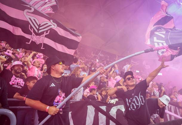 MLS, Fussball Herren, USA - Inter Miami CF vs Red Bull NY Fans cheer during the MLS game between Inter Miami CF and Red Bull New York at Nu Stadium in Miami, Florida, 11 April 2026. MIAMI FLORIDA United States  Copyright: xCRISTOBALxHERRERA-ULASHKEVICHx