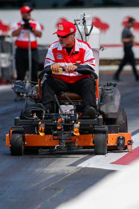 POMONA, CA - APRIL 11: The track gets prepped for the afternoon session at the Motorsport, Herren, USA, Dragster Drag Race Lucas Oil Winternationals on April 11, 2026 at In-N-Out Burger Pomona Dragstrip in Pomona, CA. (Photo by Larry Placido Icon Sportswire) AUTO: APR 11 NHRA Lucas Oil NHRA Winternationals EDITORIAL USE ONLY Icon78826041126