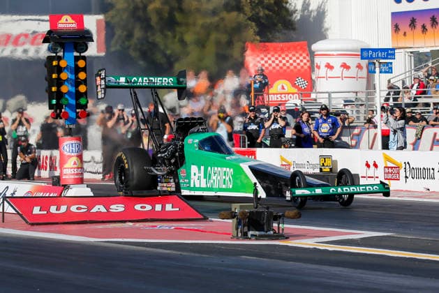 POMONA, CA - APRIL 11: Tony Stewart comes off the line during the qualifying session at the Motorsport, Herren, USA, Dragster Drag Race Lucas Oil Winternationals on April 11, 2026 at In-N-Out Burger Pomona Dragstrip in Pomona, CA. (Photo by Larry Placido Icon Sportswire) AUTO: APR 11 NHRA Lucas Oil NHRA Winternationals EDITORIAL USE ONLY Icon78826041138