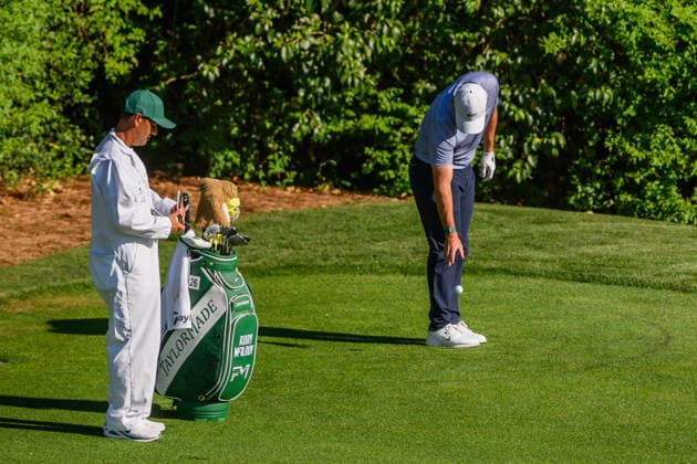 260411 Rory McIlroy of Northern Ireland takes a drop on the 11th hole after he hit the water during the third round of the 2026 Masters Golf Tournament on April 11, 2026 in Augusta. Photo: Petter Arvidson BILDBYRAN kod PA PA1195 golf masters bbeng the masters augusta Copyright: PETTERxARVIDSON BB260411PA215