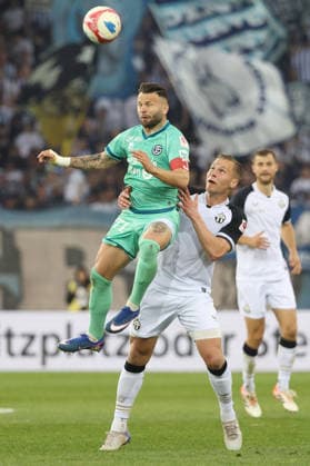 FC Zuerich - FC Lugano Renato Steffen gegen Ilan Sauter 11.04.2026 Stadion Letzigrund Zuerich, SCHWEIZ, Saison 2025 2026 Herren Fussball Super League FC Zuerich - FC Lugano Renato Steffen (li,FC Lugano) gegen Ilan Sauter (FC Zuerich) *** FC Zuerich FC Lugano Renato Steffen vs Ilan Sauter 11 04 2026 Stadium Letzigrund Zuerich, SWITZERLAND, Season 2025 2026 Men Soccer Super League FC Zuerich FC Lugano Renato Steffen li,FC Lugano vs Ilan Sauter FC Zuerich 