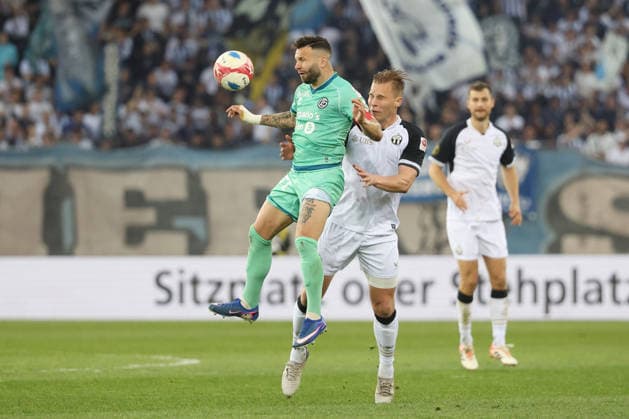 FC Zuerich - FC Lugano Renato Steffen gegen Ilan Sauter 11.04.2026 Stadion Letzigrund Zuerich, SCHWEIZ, Saison 2025 2026 Herren Fussball Super League FC Zuerich - FC Lugano Renato Steffen (li,FC Lugano) gegen Ilan Sauter (FC Zuerich) *** FC Zuerich FC Lugano Renato Steffen vs Ilan Sauter 11 04 2026 Stadium Letzigrund Zuerich, SWITZERLAND, Season 2025 2026 Men Soccer Super League FC Zuerich FC Lugano Renato Steffen li,FC Lugano vs Ilan Sauter FC Zuerich 