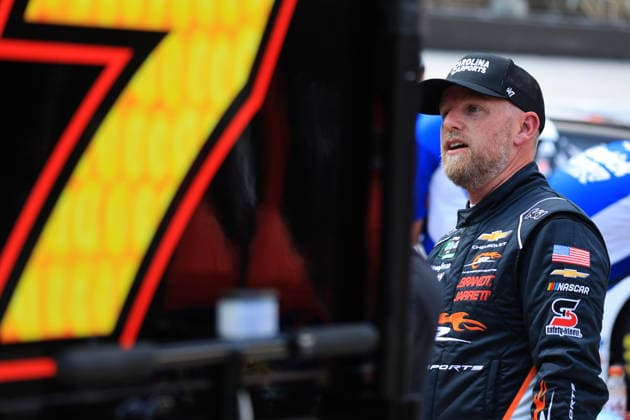 BRISTOL, TN - APRIL 11: Justin Allgaier ( 7 JR Motorsports Carolina Carports Chevrolet) talks with members of his crew during qualifying for the NASCAR, Motorsport, USA O Reilly Auto Parts Series Suburban Propane 300 on April 11, 2026 at Bristol Motor Speedway in Bristol, TN. (Photo by Jeff Robinson Icon Sportswire) AUTO: APR 11 NASCAR O’Reilly Auto Parts Series Suburban Propane 300 EDITORIAL USE ONLY Icon2604112002300