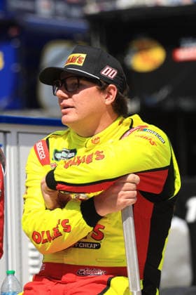 BRISTOL, TN - APRIL 11: Sheldon Creed ( 00 Haas Factory Team Ollie s Chevrolet) talks with members of his crew during qualifying for the NASCAR, Motorsport, USA O Reilly Auto Parts Series Suburban Propane 300 on April 11, 2026 at Bristol Motor Speedway in Bristol, TN. (Photo by Jeff Robinson Icon Sportswire) AUTO: APR 11 NASCAR O’Reilly Auto Parts Series Suburban Propane 300 EDITORIAL USE ONLY Icon2604112028300