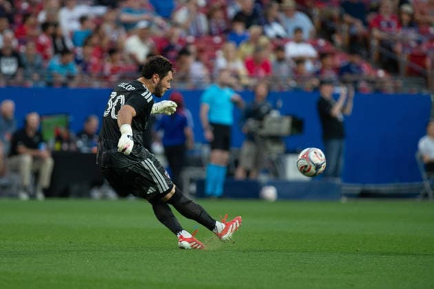 April 11, 2026, Frisco, Texas, USA: FC Dallas goalkeeper MICHAEL COLLODI (30) kicks the ball during a MLS, Fussball Herren, USA regular season soccer match between FC Dallas and St. Louis City FC at Toyota Stadium in Frisco, Texas. FC Dallas and St. Louis City FC tied 1-1. Soccer 2026: FC Dallas 1-1 St. Louis City FC  - ZUMAh193 20260411_zsp_h193_016 Copyright: xDanielxMcGregor-Huyerx
