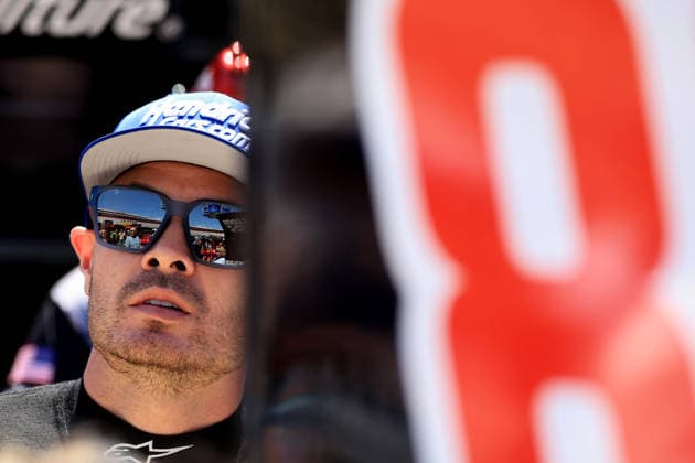 BRISTOL, TN - APRIL 11: Kyle Larson ( 88 JR Motorsports HendrickCars.com Chevrolet) watches the action on pit road during practice for the NASCAR, Motorsport, USA O Reilly Auto Parts Series Suburban Propane 300 on April 11, 2026 at Bristol Motor Speedway in Bristol, TN. (Photo by Jeff Robinson Icon Sportswire) AUTO: APR 11 NASCAR O’Reilly Auto Parts Series Suburban Propane 300 EDITORIAL USE ONLY Icon260411938300