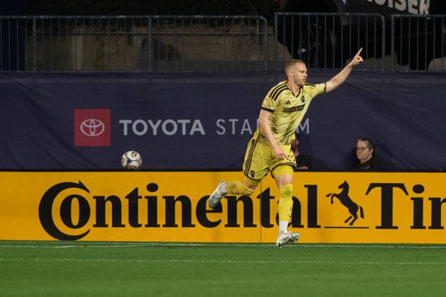 April 11, 2026, Frisco, Texas, USA: St. Louis City FC defender TIMO BAUMGARTL (32) celebrates after a goal during a MLS, Fussball Herren, USA regular season soccer match between FC Dallas and St. Louis City FC at Toyota Stadium in Frisco, Texas. FC Dallas and St. Louis City FC tied 1-1. Soccer 2026: FC Dallas 1-1 St. Louis City FC  - ZUMAh193 20260411_zsp_h193_035 Copyright: xDanielxMcGregor-Huyerx