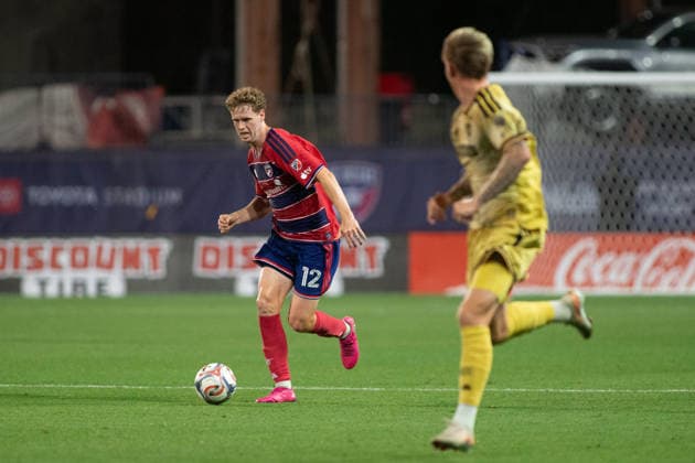 April 11, 2026, Frisco, Texas, USA: FC Dallas midfielder CHRISTIAN CAPPIS (12) moves the ball during a MLS, Fussball Herren, USA regular season soccer match between FC Dallas and St. Louis City FC at Toyota Stadium in Frisco, Texas. FC Dallas and St. Louis City FC tied 1-1. Soccer 2026: FC Dallas 1-1 St. Louis City FC  - ZUMAh193 20260411_zsp_h193_037 Copyright: xDanielxMcGregor-Huyerx