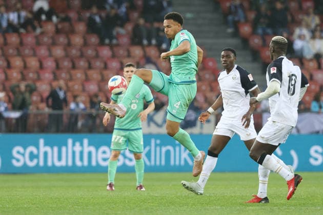 FC Zuerich - FC Lugano Damian Kelvin (FC Lugano) 11.04.2026 Stadion Letzigrund Zuerich, SCHWEIZ, Saison 2025 2026 Herren Fussball Super League FC Zuerich - FC Lugano Damian Kelvin (FC Lugano) *** FC Zuerich FC Lugano Damian Kelvin FC Lugano 11 04 2026 Stadium Letzigrund Zuerich, SWITZERLAND, Season 2025 2026 Mens Soccer Super League FC Zuerich FC Lugano Damian Kelvin FC Lugano 