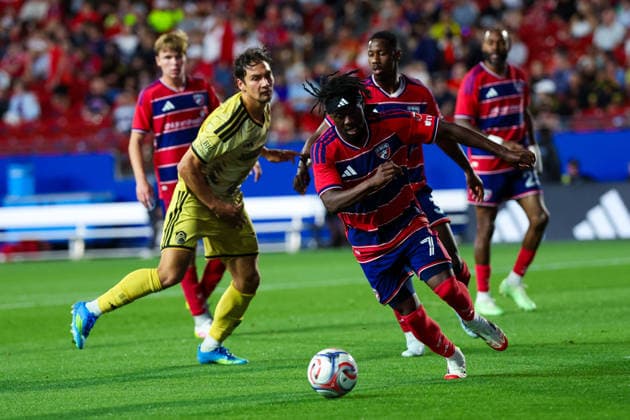 April 11, 2026, Frisco, Texas, USA: FRISCO, TX : FC Dallas DEEDSON chases the ball as St. Louis Frisco SC forward Simon Becher (11) pursues during their match on Saturday at Toyota Stadium in Frisco. 2026 MLS, Fussball Herren, USA Soccer : FC Dallas 1:1 St. Louis CITY SC  - ZUMAm257 20260411_zsp_m257_019 Copyright: xBrianxMcLeanx
