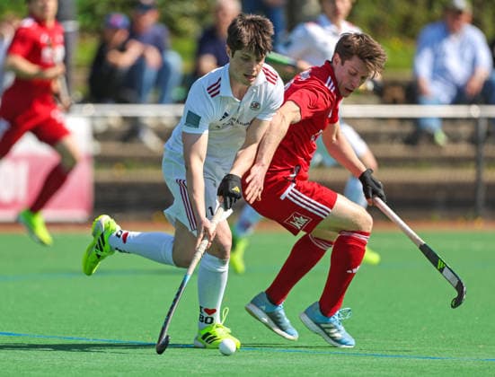 Feldhockey - 1. BL - SC Frankfurt 1880 - RW Köln - 11.04.26, Moritz KÜPPERS (Frankfurt), Maximilian SIEGBURG (Köln), - *** Field field hockey 1 BL SC Frankfurt 1880 RW Köln 11 04 26, Moritz KÜPPERS Frankfurt , Maximilian SIEGBURG Köln ,