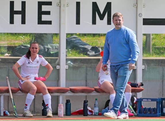 Feldhockey - 1. BL Damen - SC Frankfurt 1880 - Düsseldorfer HC- 11.04.26, Trainer Marc-Andre SAWALL (Frankfurt), - *** Field Hockey 1 BL Women SC Frankfurt 1880 Düsseldorfer HC 11 04 26, Coach Marc Andre SAWALL Frankfurt ,