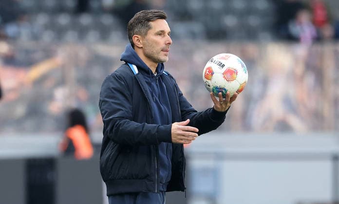 Trainer Stefan Leitl Einzelbild Freisteller Aktion Fußball Fussball DFL 2.Bundesliga Herren 29. Spieltag Saison 2025 2026 11.04.2026 Hertha BSC Berlin vs. 1.FC Kaiserslautern FCK DFL regulations prohibit any use of photographs as image sequences and or quasi-video