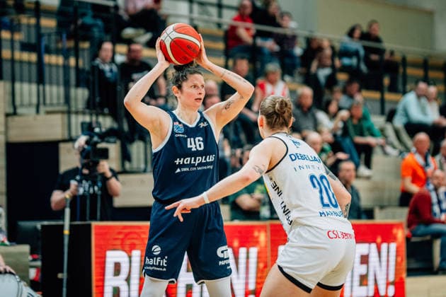 BB-1BL Damen Syntainics MBC Lions - BC Pharmaserv Marburg Romy Bär (GISA Lions MBC) waehrend der Saison 2025-2026 im Halbfinale Playoff im Spiel 1 von 5 in der DBBL Toyota Bundesliga Syntainics MBC Lions und BC Pharmaserv Marburg in der SWH Arena am 11. April 2026 in Halle Saale, Sachsen Anhalt, Deutschland