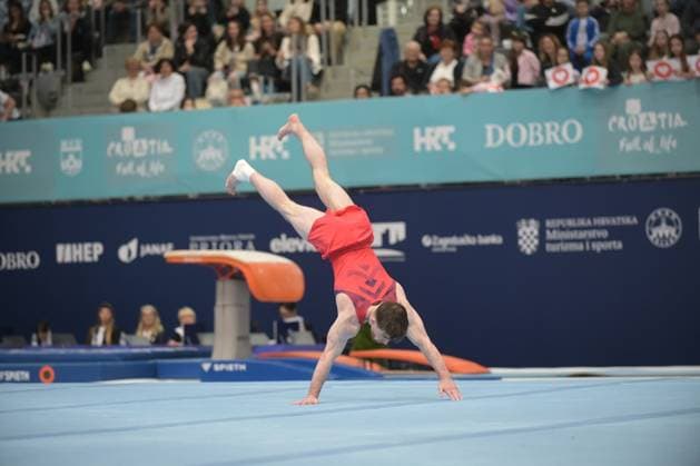 FIG APPARATUS WORLD CUP 2026 (CRO),Finals Day 1 (MAG, WAG), Hall Gradski vrt , Osijek, Croatia, 11.04.2026 HEPWORTH Harry (GBR) during FIG APPARATUS WORLD CUP 2026 (CRO),Final Day 1, FLOOR (MAG), Hall Gradski vrt , Osijek, Croatia, 11.04.2026 *** FIG APPARATUS WORLD CUP 2026 CRO ,Finals Day 1 MAG, WAG , Hall Gradski vrt , Osijek, Croatia, 11 04 2026 HEPWORTH Harry GBR during FIG APPARATUS WORLD CUP 2026 CRO ,Final Day 1, FLOOR MAG , Hall Gradski vrt , Osijek, Croatia, 11 04 2026 Copyright: xBEAUTIFULxSPORTS Stanusicx