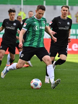 11.04.2026 - Fussball - Saison 2025 2026 - 2. Fussball - Bundesliga - 29. Spieltag: SC Preußen Preussen Münster SCP - SpVgg Greuther Fürth SGF ( Kleeblatt ) - Sportfoto Zink - xwoxzix - DFL regulations prohibit any use of photographs as image sequences and or quasi-video - only for editorial use - Paul Jaeckel (3, Preußen Münster )