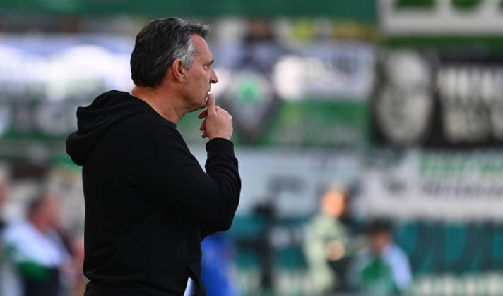 11.04.2026 - Fussball - Saison 2025 2026 - 2. Fussball - Bundesliga - 29. Spieltag: SC Preußen Preussen Münster SCP - SpVgg Greuther Fürth SGF ( Kleeblatt ) - Sportfoto Zink - xwoxzix - DFL regulations prohibit any use of photographs as image sequences and or quasi-video - only for editorial use - Alois Schwartz (Trainer Preußen Münster ) nachdenklich