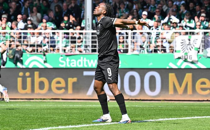 11.04.2026 - Fussball - Saison 2025 2026 - 2. Fussball - Bundesliga - 29. Spieltag: SC Preußen Preussen Münster SCP - SpVgg Greuther Fürth SGF ( Kleeblatt ) - Sportfoto Zink - xwoxzix - DFL regulations prohibit any use of photographs as image sequences and or quasi-video - only for editorial use - Noel Futkeu (9, SpVgg Greuther Fürth ) enttäuscht Enttäuschung