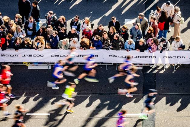 ROTTERDAM - Runners at the start of the 45th edition of the Rotterdam Marathon. The race also serves as the Dutch Championship. JEFFREY GROENEWEG ANP netherlands out - belgium out Rotterdam xVIxxIVx 555607596 originalFilename: 555607596.jpg