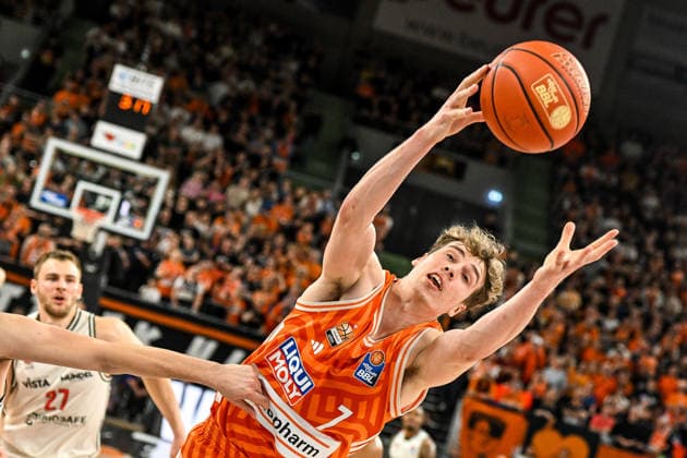 GER, BBL, ratiopharm Ulm vs BMA 365 Bamberg Baskets 11.04.2026, ratiopharm arena, Neu-Ulm, GER, BBL, ratiopharm Ulm vs BMA 365 Bamberg Baskets, im Bild Tobias Brahe Jensen (Ulm, 7) erobert den Ball