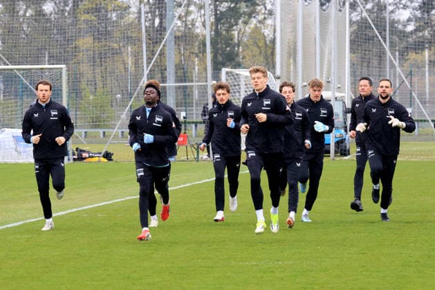 DEU, DFL, 2. FBL Hertha BSC, Training, 12.04.2026, Sportforum, Berlin, DEU, DFL, 2. FBL Hertha BSC, Training, im Bild Hertha-Spielerkreis DFL - regulations prohibit any use of Photographs as image sequences and or quasi-video