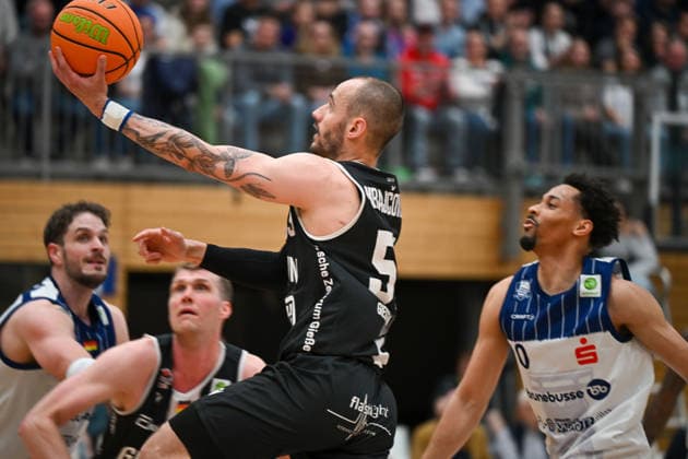 Simon Krajcovic 31. Spieltag, 2.Bundesliga Pro A, 46ers, Basketball, Basketball Saison 2025 2026, BBL, Deutschland, VfL SparkassenStars Bochum - Giessen 46ers, Gießen in schwarz, Bochum in weiß, Herren *** Simon Krajcovic 31 Matchday, 2 Bundesliga Pro A, 46ers, Basketball, Basketball season 2025 2026, BBL, Germany, VfL SparkassenStars Bochum Giessen 46ers, Giessen in black, Bochum in white, Men