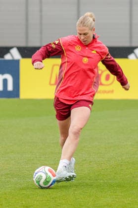 12.04.2026, xgrfx, Fussball DFB-Medientermine, Deutsche Frauennationalmannschaft - Training v.l. Rebecca Knaak (Deutsche Frauennationalmannschaft) (DFL DFB REGULATIONS PROHIBIT ANY USE OF PHOTOGRAPHS as IMAGE SEQUENCES and or QUASI-VIDEO) Herzogenaurach