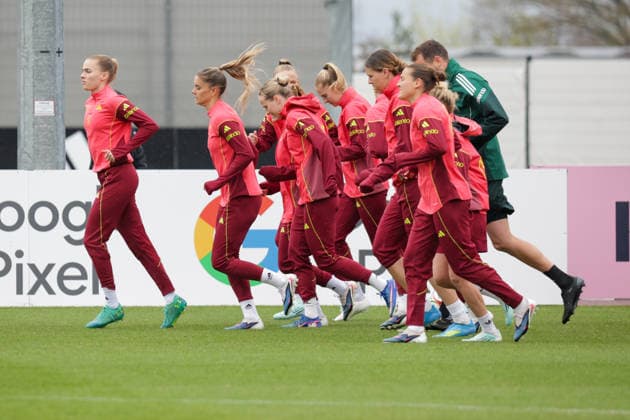 12.04.2026, xgrfx, Fussball DFB-Medientermine, Deutsche Frauennationalmannschaft - Training v.l. Die deutsche Nationalmannschaft trainiert auf dem Adidas Home Ground in Herzogenaurach. (Deutsche Frauennationalmannschaft) (DFL DFB REGULATIONS PROHIBIT ANY USE OF PHOTOGRAPHS as IMAGE SEQUENCES and or QUASI-VIDEO) Herzogenaurach
