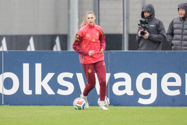 12.04.2026, xgrfx, Fussball DFB-Medientermine, Deutsche Frauennationalmannschaft - Training v.l. Jule Brand (Deutsche Frauennationalmannschaft) (DFL DFB REGULATIONS PROHIBIT ANY USE OF PHOTOGRAPHS as IMAGE SEQUENCES and or QUASI-VIDEO) Herzogenaurach
