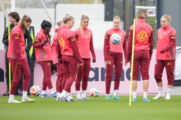 12.04.2026, xgrfx, Fussball DFB-Medientermine, Deutsche Frauennationalmannschaft - Training v.l. Jule Brand, Nicole Anyomi, Giulia Gwinn, Selina Cerci, Laura Freigang, Larissa Mühlhaus, Jella Veit (Deutsche Frauennationalmannschaft) (DFL DFB REGULATIONS PROHIBIT ANY USE OF PHOTOGRAPHS as IMAGE SEQUENCES and or QUASI-VIDEO) Herzogenaurach