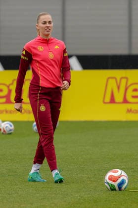 12.04.2026, xgrfx, Fussball DFB-Medientermine, Deutsche Frauennationalmannschaft - Training v.l. Laura Freigang (Deutsche Frauennationalmannschaft) (DFL DFB REGULATIONS PROHIBIT ANY USE OF PHOTOGRAPHS as IMAGE SEQUENCES and or QUASI-VIDEO) Herzogenaurach