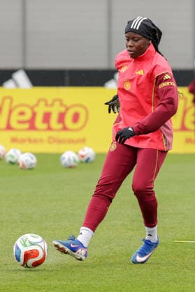 12.04.2026, xgrfx, Fussball DFB-Medientermine, Deutsche Frauennationalmannschaft - Training v.l. Nicole Anyomi (Deutsche Frauennationalmannschaft) (DFL DFB REGULATIONS PROHIBIT ANY USE OF PHOTOGRAPHS as IMAGE SEQUENCES and or QUASI-VIDEO) Herzogenaurach