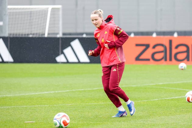 12.04.2026, xgrfx, Fussball DFB-Medientermine, Deutsche Frauennationalmannschaft - Training v.l. Franziska Kett (Deutsche Frauennationalmannschaft) (DFL DFB REGULATIONS PROHIBIT ANY USE OF PHOTOGRAPHS as IMAGE SEQUENCES and or QUASI-VIDEO) Herzogenaurach