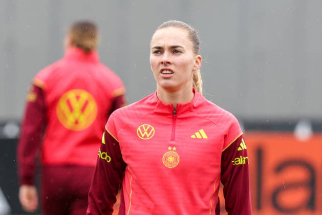 12.04.2026, xgrfx, Fussball DFB-Medientermine, Deutsche Frauennationalmannschaft - Training v.l. Laura Freigang (Deutsche Frauennationalmannschaft) (DFL DFB REGULATIONS PROHIBIT ANY USE OF PHOTOGRAPHS as IMAGE SEQUENCES and or QUASI-VIDEO) Herzogenaurach
