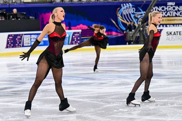 Synchronized Skating - SYNCHRO9 Team Finland (FIN) also Demo für Olympia bei der ISU Weltmeisterschaft im Synchroneiskunstlauf am 11.04.2026 in Salzburg, Salzburg, Österreich Salzburg Salzburgarena Salzburg Österreich *** Synchronized Skating SYNCHRO9 Team Finland FIN also demo for Olympia at the ISU World Synchronized Figure Skating Championships on 11 04 2026 in Salzburg, Salzburg, Austria Salzburg Salzburgarena Salzburg Austria