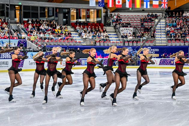 Synchronized Skating - SYNCHRO9 Team Finland (FIN) also Demo für Olympia bei der ISU Weltmeisterschaft im Synchroneiskunstlauf am 11.04.2026 in Salzburg, Salzburg, Österreich Salzburg Salzburgarena Salzburg Österreich *** Synchronized Skating SYNCHRO9 Team Finland FIN also demo for Olympia at the ISU World Synchronized Figure Skating Championships on 11 04 2026 in Salzburg, Salzburg, Austria Salzburg Salzburgarena Salzburg Austria