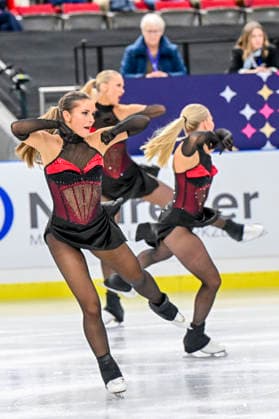 Synchronized Skating - SYNCHRO9 Team Finland (FIN) also Demo für Olympia bei der ISU Weltmeisterschaft im Synchroneiskunstlauf am 11.04.2026 in Salzburg, Salzburg, Österreich Salzburg Salzburgarena Salzburg Österreich *** Synchronized Skating SYNCHRO9 Team Finland FIN also demo for Olympia at the ISU World Synchronized Figure Skating Championships on 11 04 2026 in Salzburg, Salzburg, Austria Salzburg Salzburgarena Salzburg Austria