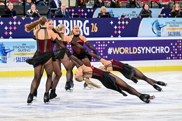 Synchronized Skating - SYNCHRO9 Team Finland (FIN) also Demo für Olympia bei der ISU Weltmeisterschaft im Synchroneiskunstlauf am 11.04.2026 in Salzburg, Salzburg, Österreich Salzburg Salzburgarena Salzburg Österreich *** Synchronized Skating SYNCHRO9 Team Finland FIN also demo for Olympia at the ISU World Synchronized Figure Skating Championships on 11 04 2026 in Salzburg, Salzburg, Austria Salzburg Salzburgarena Salzburg Austria