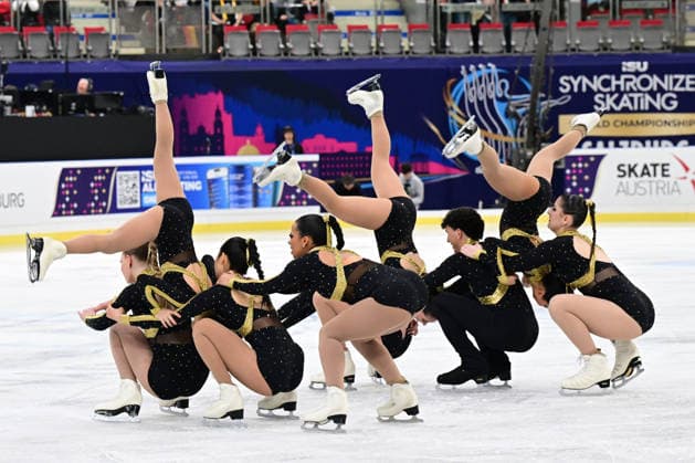 Synchronized Skating - SYNCHRO9 Team United States of Ameria (USA) also Demo für Olympia bei der ISU Weltmeisterschaft im Synchroneiskunstlauf am 11.04.2026 in Salzburg, Salzburg, Österreich Salzburg Salzburgarena Salzburg Österreich *** Synchronized Skating SYNCHRO9 Team United States of Ameria USA also demo for Olympia at the ISU World Synchronized Figure Skating Championships on 11 04 2026 in Salzburg, Salzburg, Austria Salzburg Salzburgarena Salzburg Austria