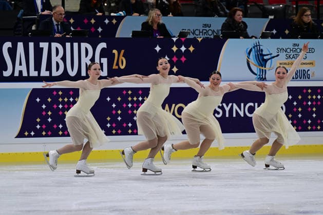 Synchronized Skating - Team Colibris Vienna Senior (AUT) bei der ISU Weltmeisterschaft im Synchroneiskunstlauf am 11.04.2026 in Salzburg, Salzburg, Österreich Salzburg Salzburgarena Salzburg Österreich *** Synchronized Skating Team Colibris Vienna Senior AUT at the ISU World Synchronized Figure Skating Championships on 11 04 2026 in Salzburg, Salzburg, Austria Salzburg Salzburgarena Salzburg Austria