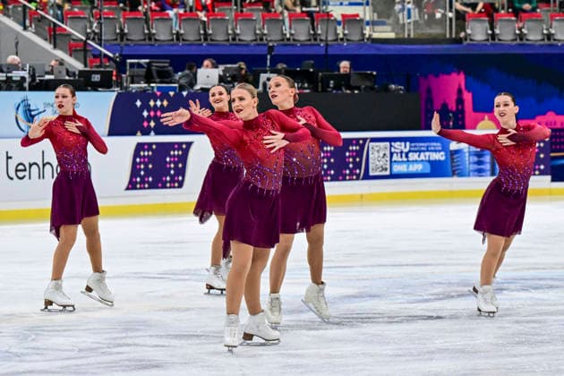 Synchronized Skating - Team United Angels Deutschland (GER) bei der ISU Weltmeisterschaft im Synchroneiskunstlauf am 11.04.2026 in Salzburg, Salzburg, Österreich Salzburg Salzburgarena Salzburg Österreich *** Synchronized Skating Team United Angels Germany GER at the ISU World Synchronized Figure Skating Championships on 11 04 2026 in Salzburg, Salzburg, Austria Salzburg Salzburgarena Salzburg Austria