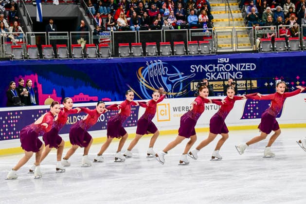 Synchronized Skating - Team United Angels Deutschland (GER) bei der ISU Weltmeisterschaft im Synchroneiskunstlauf am 11.04.2026 in Salzburg, Salzburg, Österreich Salzburg Salzburgarena Salzburg Österreich *** Synchronized Skating Team United Angels Germany GER at the ISU World Synchronized Figure Skating Championships on 11 04 2026 in Salzburg, Salzburg, Austria Salzburg Salzburgarena Salzburg Austria