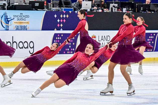 Synchronized Skating - Team United Angels Deutschland (GER) bei der ISU Weltmeisterschaft im Synchroneiskunstlauf am 11.04.2026 in Salzburg, Salzburg, Österreich Salzburg Salzburgarena Salzburg Österreich *** Synchronized Skating Team United Angels Germany GER at the ISU World Synchronized Figure Skating Championships on 11 04 2026 in Salzburg, Salzburg, Austria Salzburg Salzburgarena Salzburg Austria
