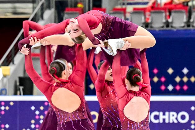 Synchronized Skating - Team United Angels Deutschland (GER) bei der ISU Weltmeisterschaft im Synchroneiskunstlauf am 11.04.2026 in Salzburg, Salzburg, Österreich Salzburg Salzburgarena Salzburg Österreich *** Synchronized Skating Team United Angels Germany GER at the ISU World Synchronized Figure Skating Championships on 11 04 2026 in Salzburg, Salzburg, Austria Salzburg Salzburgarena Salzburg Austria