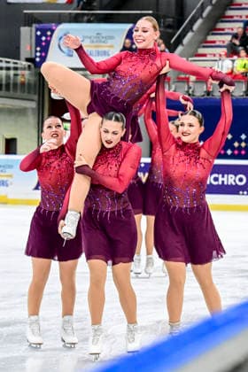 Synchronized Skating - Team United Angels Deutschland (GER) bei der ISU Weltmeisterschaft im Synchroneiskunstlauf am 11.04.2026 in Salzburg, Salzburg, Österreich Salzburg Salzburgarena Salzburg Österreich *** Synchronized Skating Team United Angels Germany GER at the ISU World Synchronized Figure Skating Championships on 11 04 2026 in Salzburg, Salzburg, Austria Salzburg Salzburgarena Salzburg Austria