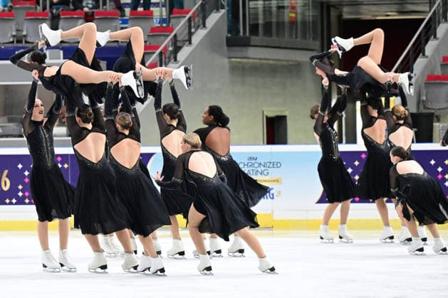 Synchronized Skating - Team Cool Dreams Schweiz (SUI) bei der ISU Weltmeisterschaft im Synchroneiskunstlauf am 11.04.2026 in Salzburg, Salzburg, Österreich Salzburg Salzburgarena Salzburg Österreich *** Synchronized Skating Team Cool Dreams Switzerland SUI at the ISU World Synchronized Figure Skating Championships on 11 04 2026 in Salzburg, Salzburg, Austria Salzburg Salzburgarena Salzburg Austria