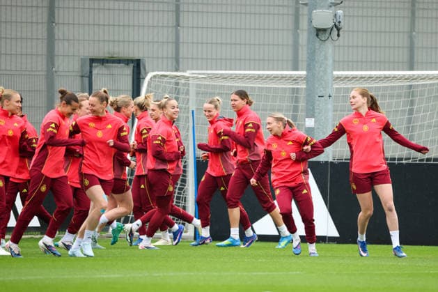 Herzogenaurach, Deutschland, 12. April 2026: Länderspielmaßnahme Vorbereitung auf das Frauen WM-Qualifikationsspiel gegen Österreich - Training in Herzogenaurach Im Bild: Die Spielerinnen der deutschen Fußballnationalmannschaft der Frauen beim Training in Herzogenaurach Copyright: HMBxMedia MadeleinexFantini