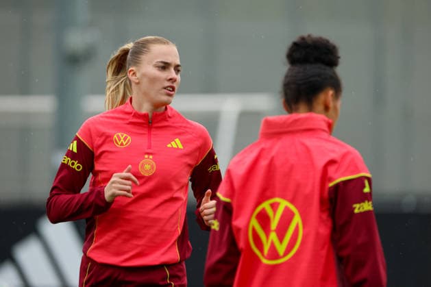 Herzogenaurach, Deutschland, 12. April 2026: Länderspielmaßnahme Vorbereitung auf das Frauen WM-Qualifikationsspiel gegen Österreich - Training in Herzogenaurach Im Bild: Laura Freigang (Deutschland) Copyright: HMBxMedia MadeleinexFantini